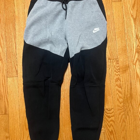 Men’s Clothes(Pants, Hoodies, Jackets) - Picture 9 of 12